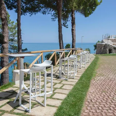 Apulia Baia Dei Faraglioni Ξενοδοχείο