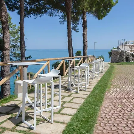Ah Premium Baia Dei Faraglioni Hotel
