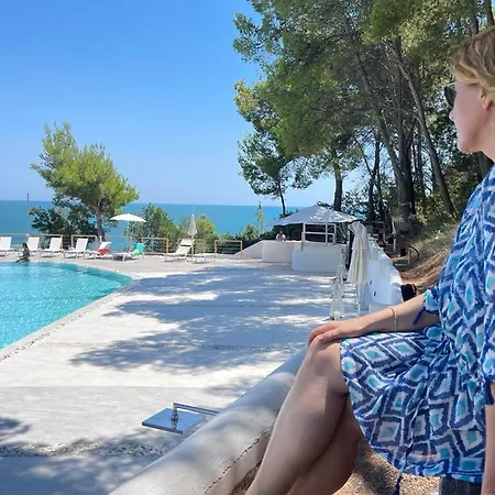 Apulia Hotel Baia Dei Faraglioni Resort 4* מאטינאטה