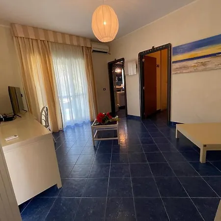 Hotel Apulia Baia Dei Faraglioni