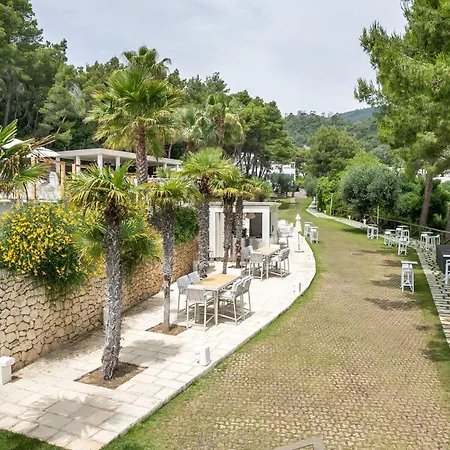 Hotel Ah Premium Baia Dei Faraglioni 4*