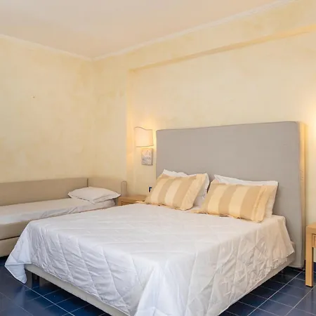 Hotel Ah Premium Baia Dei Faraglioni 4*