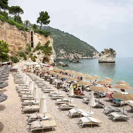 Hotel Ah Premium Baia Dei Faraglioni 4*
