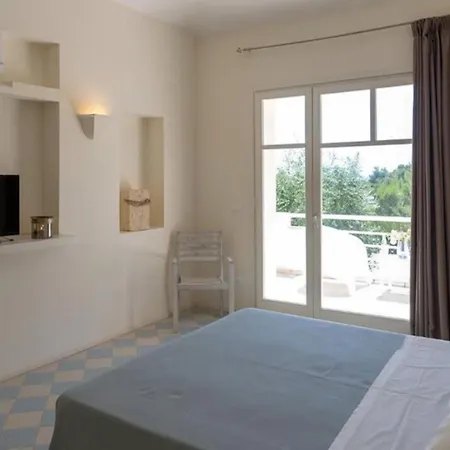 מלון Apulia Hotel Baia Dei Faraglioni Resort